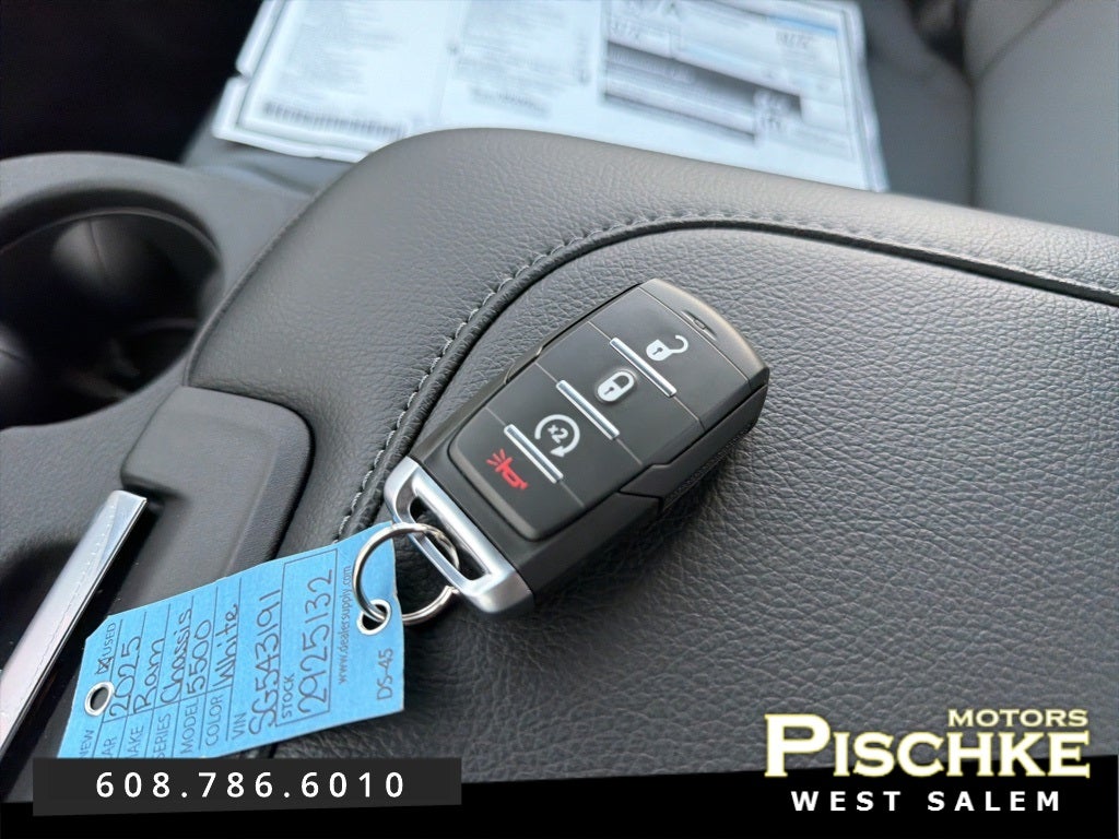 2025 RAM 5500 Chassis Tradesman/Big Horn