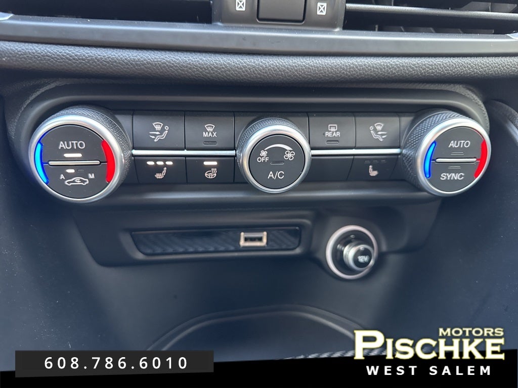 2024 Alfa Romeo Giulia Quadrifoglio RWD