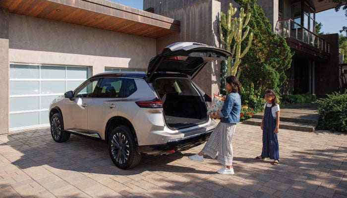 Pischke Motors Nissan in La Crosse WI