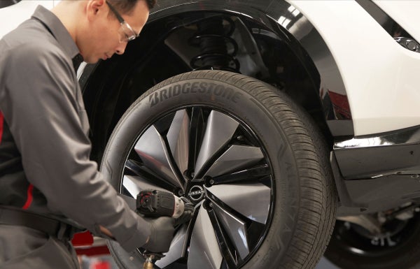 Pischke Motors Nissan in La Crosse WI